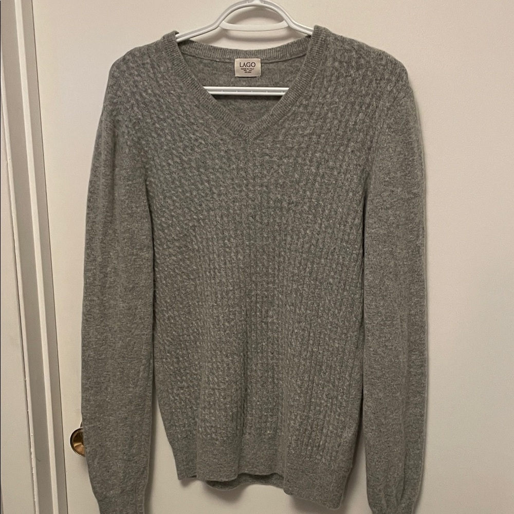 Women's Lago, Made in Italy Grey V-neck Sweater Size Medium